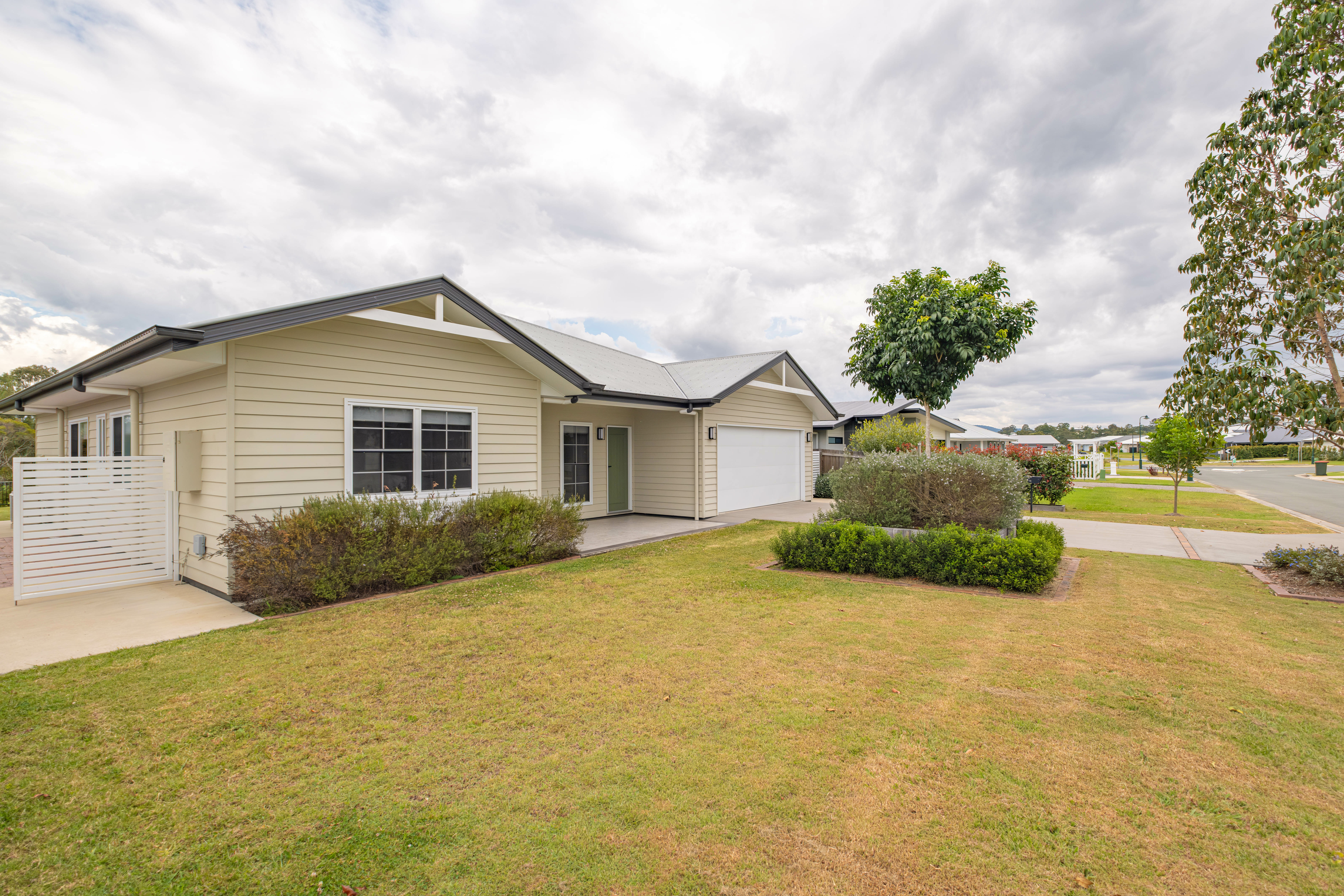 39 CAMBRIDGE CCT, SOUTHSIDE QLD 4570, 0 habitaciones, 0 baños, House