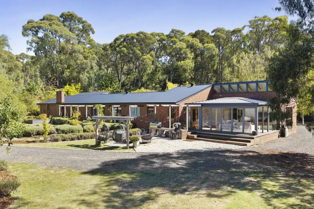 Bullengarook 4房  A Forest-Edge Lifestyle Retreat with Lake & Boathouse Charm