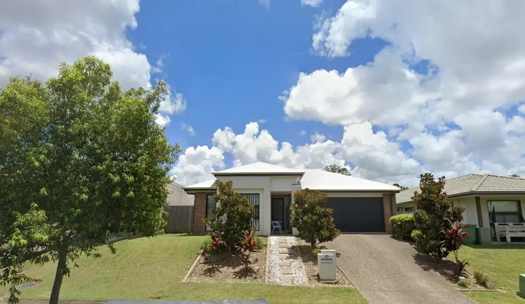 Spacious 4-Bedroom Family Home in the Heart of Coomera