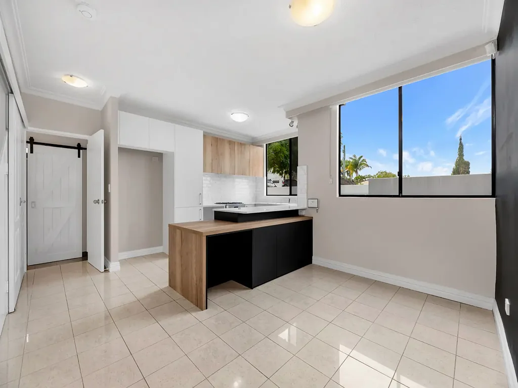 UNDER APPLICATION Stylish 3-Bedroom Two Level Property with River Views