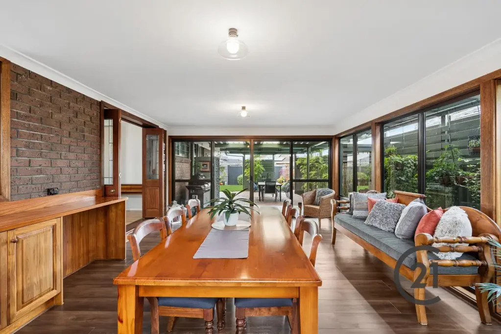 North Haven 3房  Inspection Is Essential – One Owner Since Built!