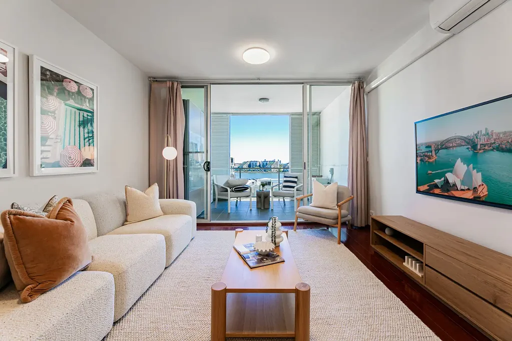 Rhodes 1Kwarto Stylish Split-Level Living with Water Views in the Heart of Rhodes
