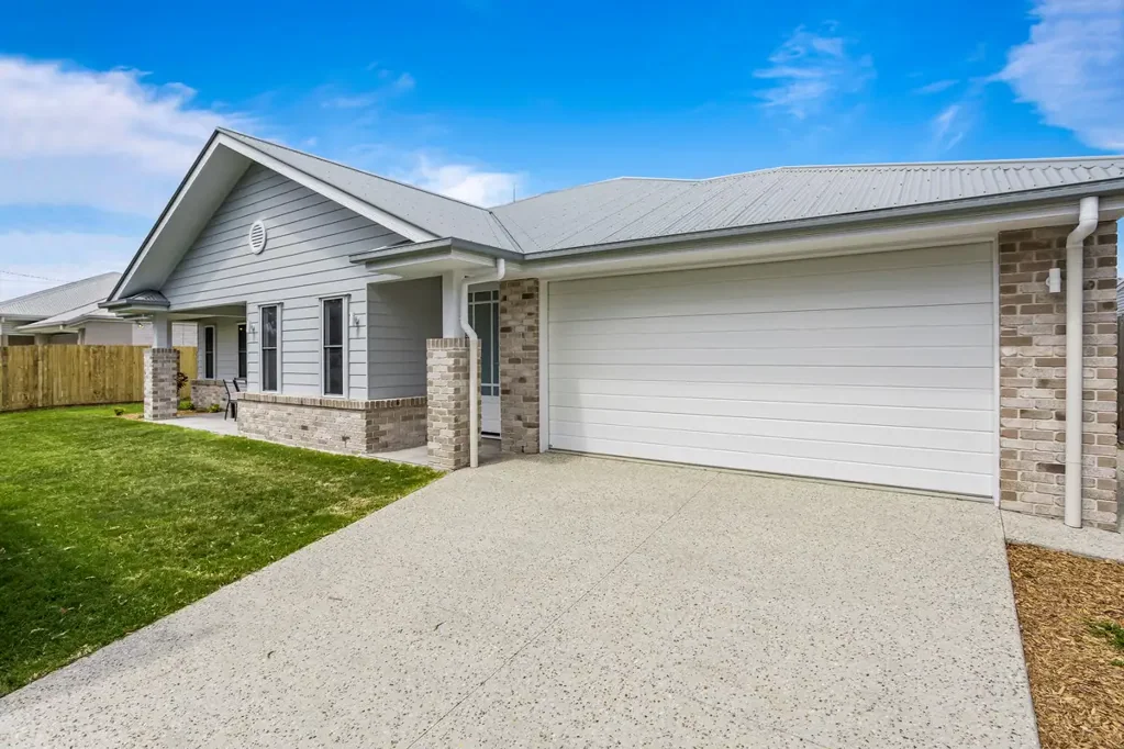 Redcliffe 4 Bedroom Great Position, Quality Finishes & Cracking Value!
