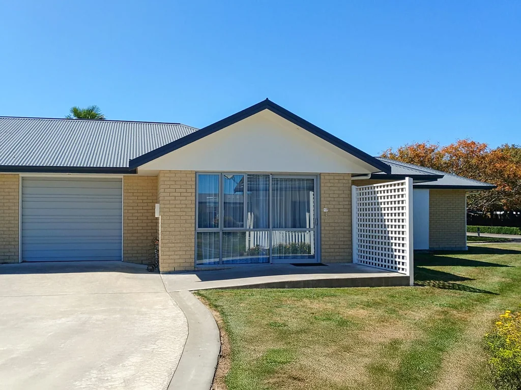 Carterton 2房  A rare opportunity at Carter Court Village