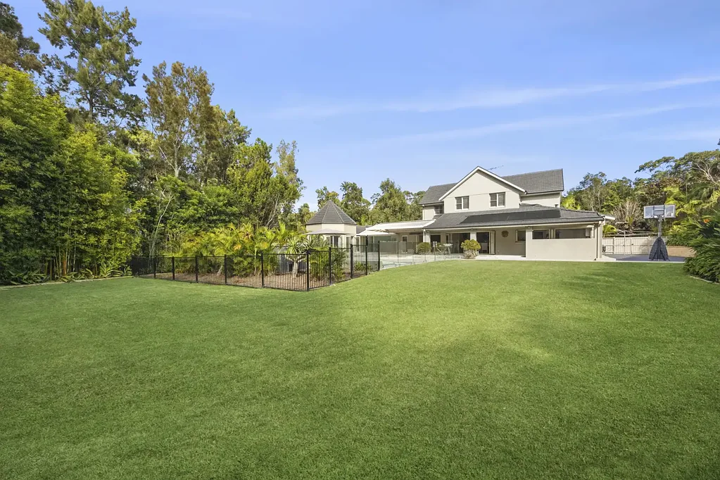 Exclusive Designer Residence Adjoining The Golf Course