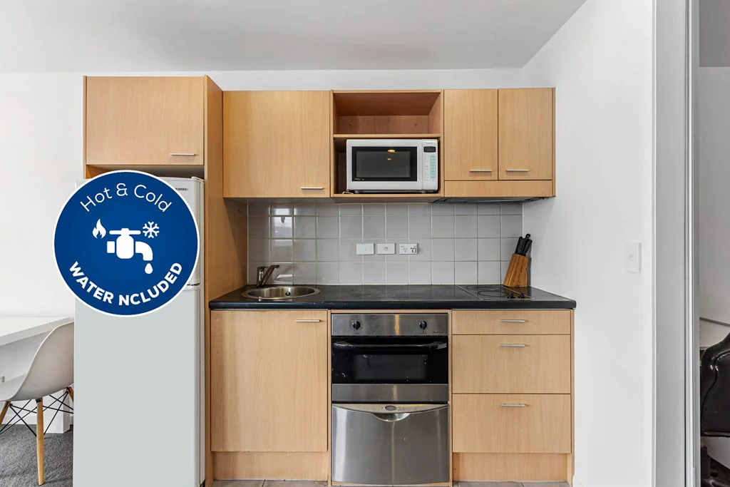 Two Bedrooms in Kiwi On Queen
