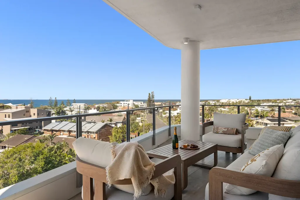Buddina 3房  Sub-Penthouse Luxury with Ocean Views