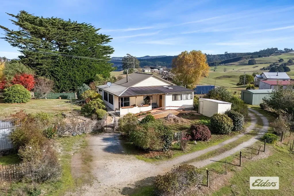 Lower Wilmot WILMOT COUNTRY HOME + LAND
