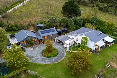 Kaukapakapa 4 Slaapkamer Wonderfully Independent, Yet Together.