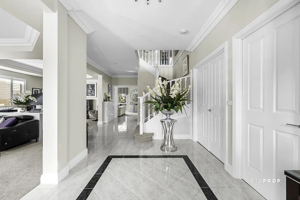 Doncaster 6Phòng ngủ A Landmark of Timeless Luxury in Doncaster's Most Prestigious Enclave
