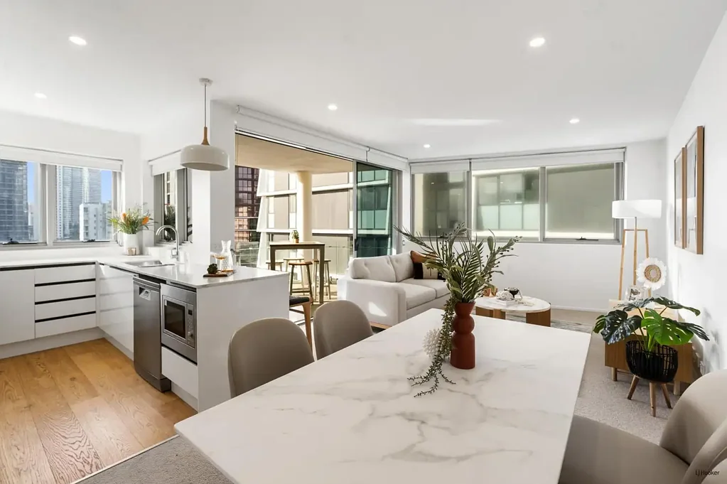 Mermaid Beach 3房  Contemporary Open-Plan Apartment with Two Car Spaces in Prime Mermaid Beach Loca