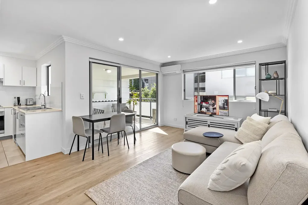 Brookvale 2 Bedroom WORTHY OF A MAGAZINE COVER - IT'S PERFECT!