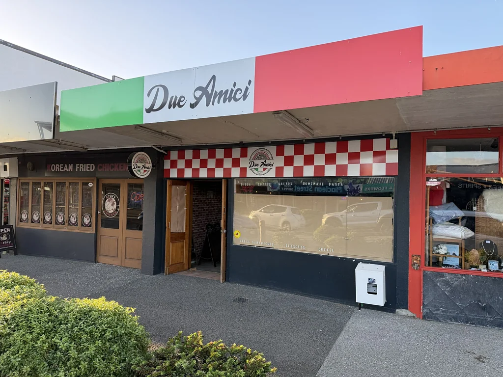 Paraparaumu Beach  Prime retail/food space Paraparaumu Beach