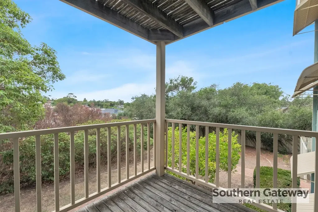 Calista 2chambre A FANTASTIC INVESTMENT OPPORTUNITY IN A WELL-MAINTAINED COMPLEX