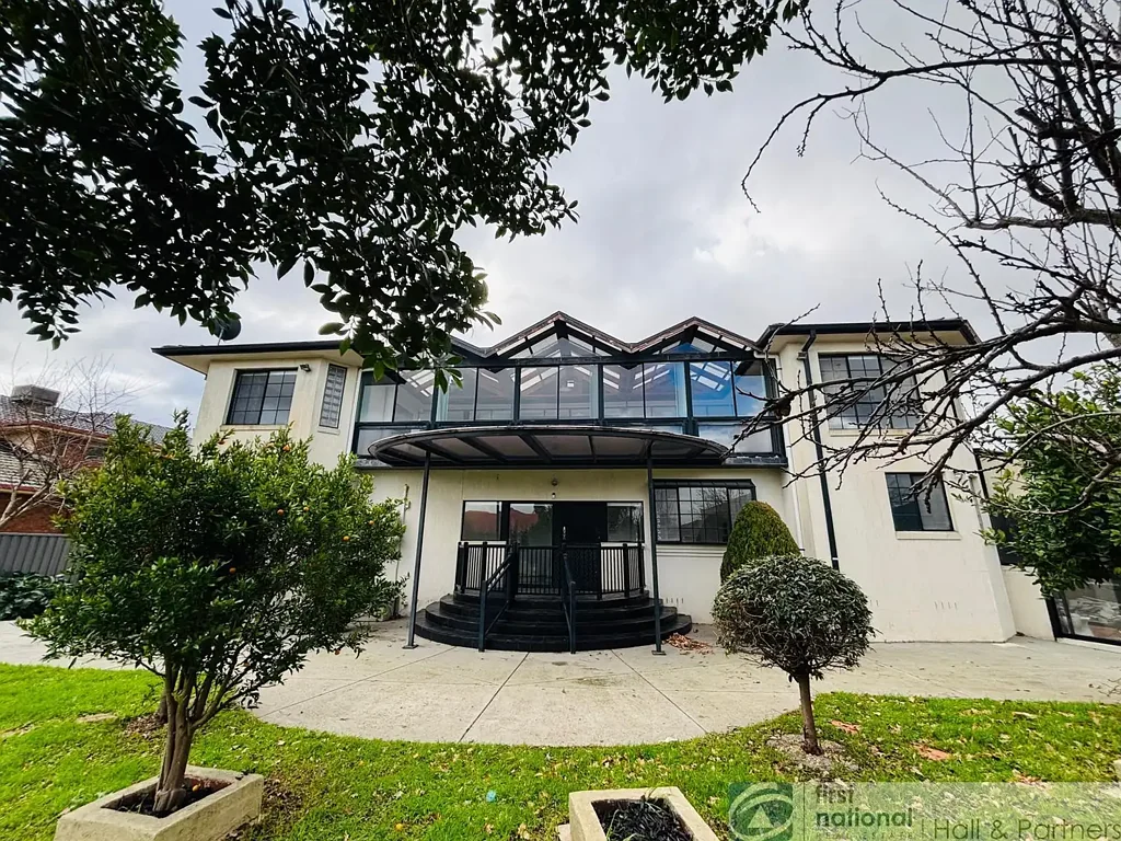Luxury, Space & Lifestyle in One of Greenvale's Most Prestigious Locations