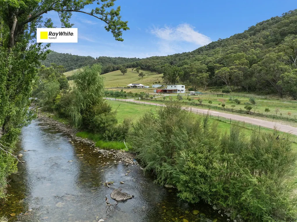 Tumut 4બેડરૂમ Modern Off-Grid Sanctuary with River Frontage