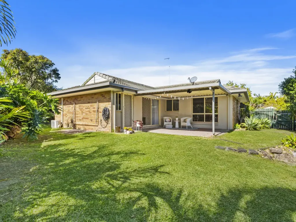 8 Mona Court, Oxenford, QLD 4210