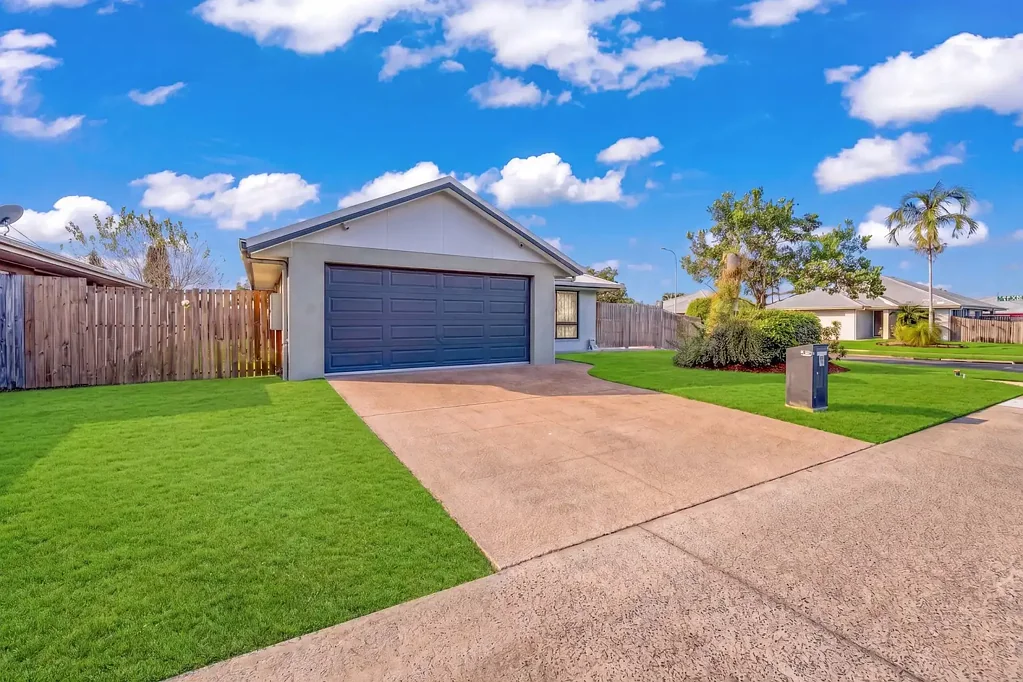 White Rock 4ਬੈੱਡਰੂਮ Across from TAS. 60m² of Covered Outdoor Space. Built to Entertain.