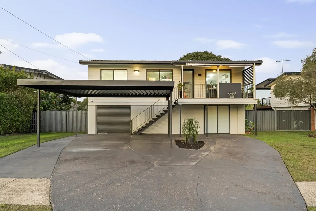 Strathpine 3Kwarto Spacious Home with Huge Multi-Purpose Space and Endless Potential