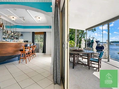 18 Esplanade, Tin Can Bay, QLD 4580, 4 Schlafzimmer, 5 Badezimmer, House
