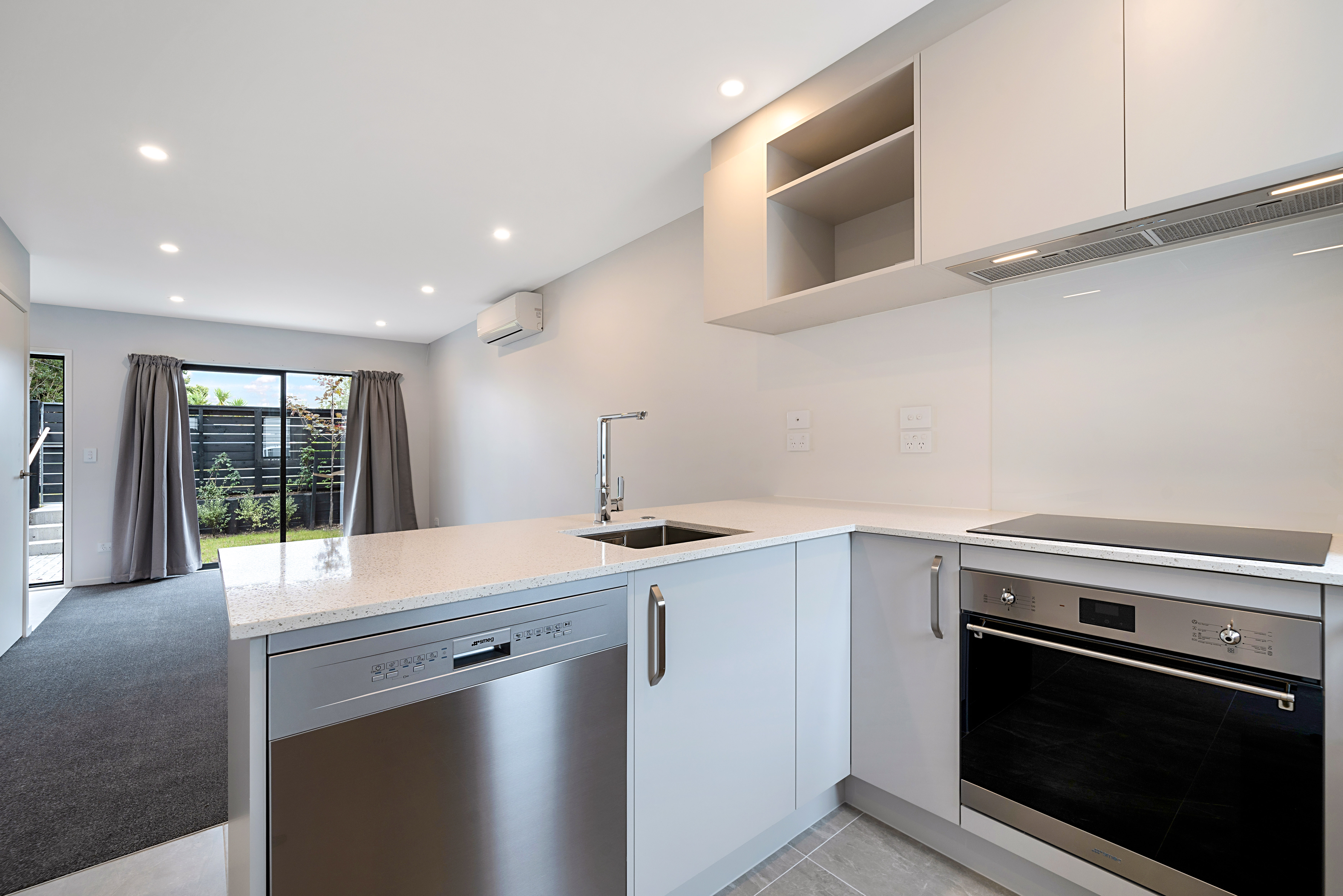 3/47 Awaroa Road, Sunnyvale, Auckland - Waitakere, 2 침실, 1 욕실