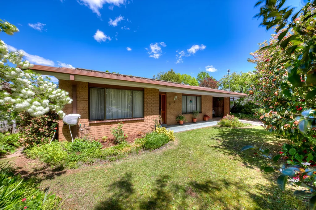 6 Alpine View Avenue, Bright, VIC 3741