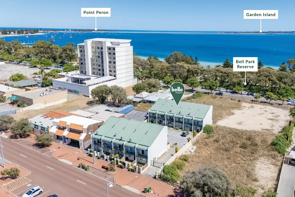 Coastal living just moments from the foreshore.