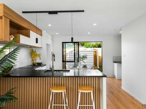Pakuranga Heights 2部屋 Brand New, Freehold, Make it Your Own