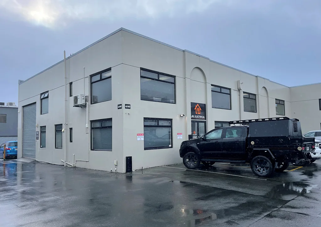 Sydenham  Convenient Warehouse /Office Unit
