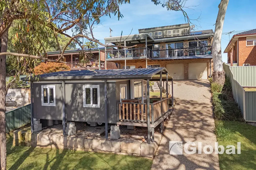 Arcadia Vale 5 Bedroom Spacious Home with Second Dwelling & Double Street Access