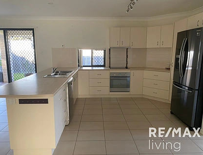 79 Kangaroo Avenue, Bongaree, Moreton Bay Region, 4部屋, 2バスルーム, House