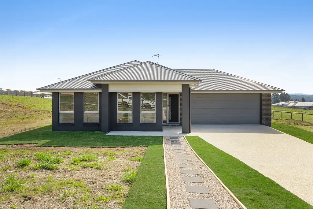 Meringandan West 4房  Sophisticated Family Living on a Premium Corner Acreage