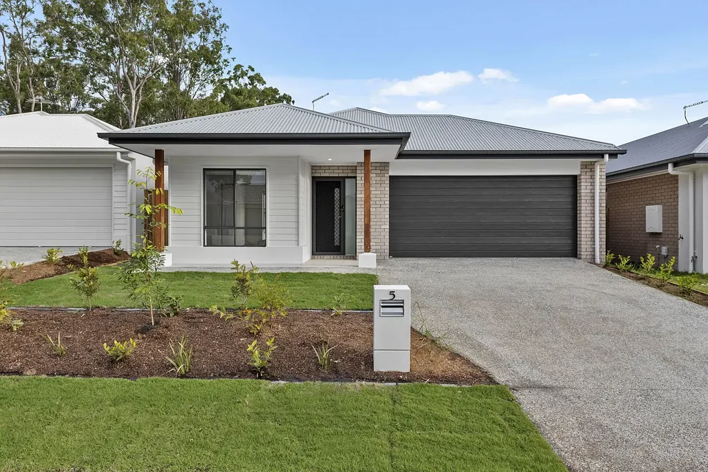 Modern Four-Bedroom Family Living