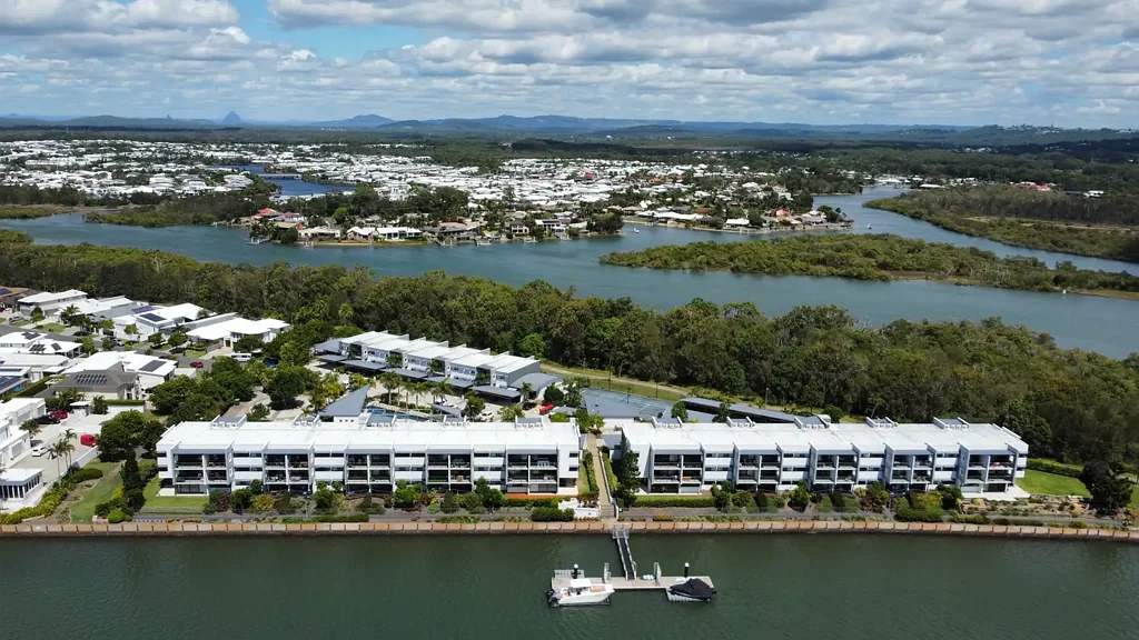 3 month short term rental - waterfront living on the Sunshine Coast at it's best