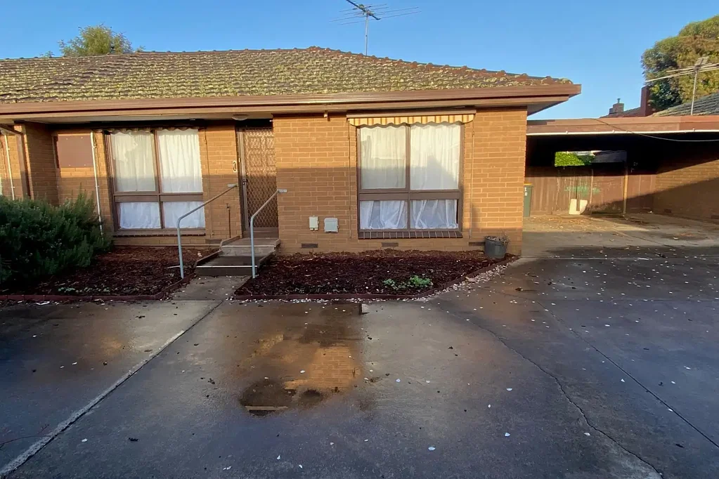 THIS PROPERTY FEATURES: