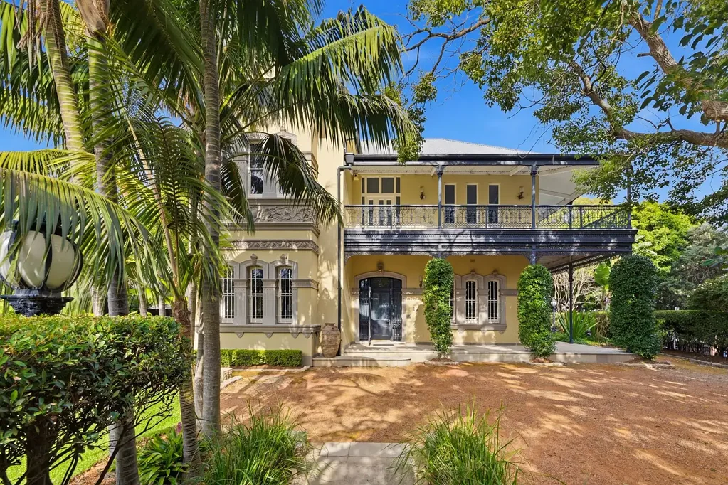 Bondi Junction 5房 占地 1,288 平方米的宏伟维多利亚地标 – 住宅/商业区划 Grand Victorian Landmark on 1,288sqm – Residential/Commercial Zoning
