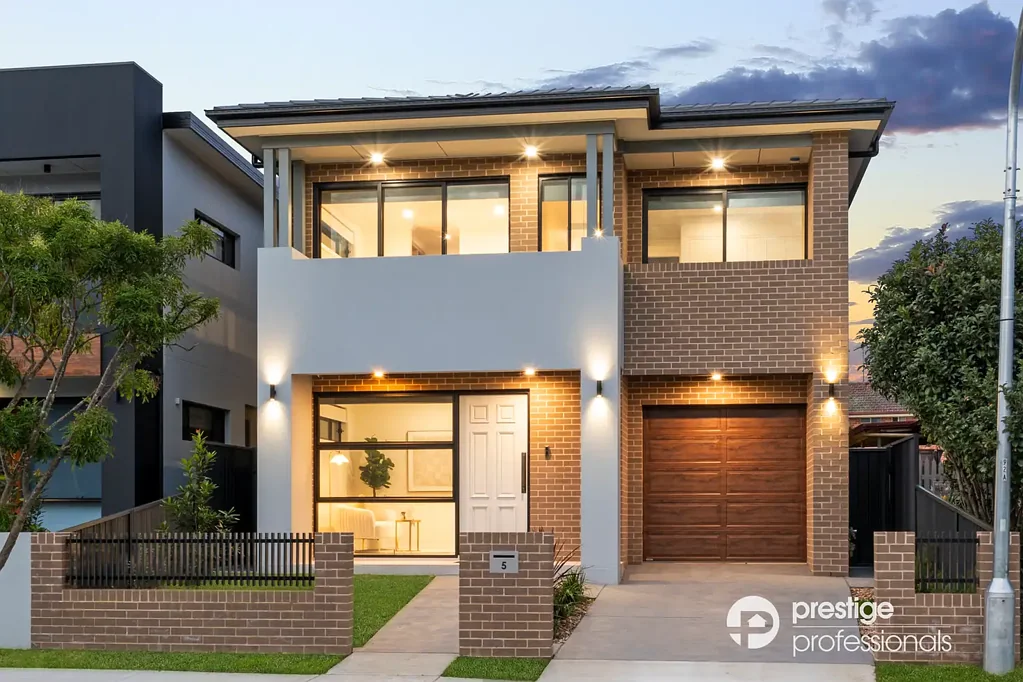 Wattle Grove 5Moenga Brand New Family Abode