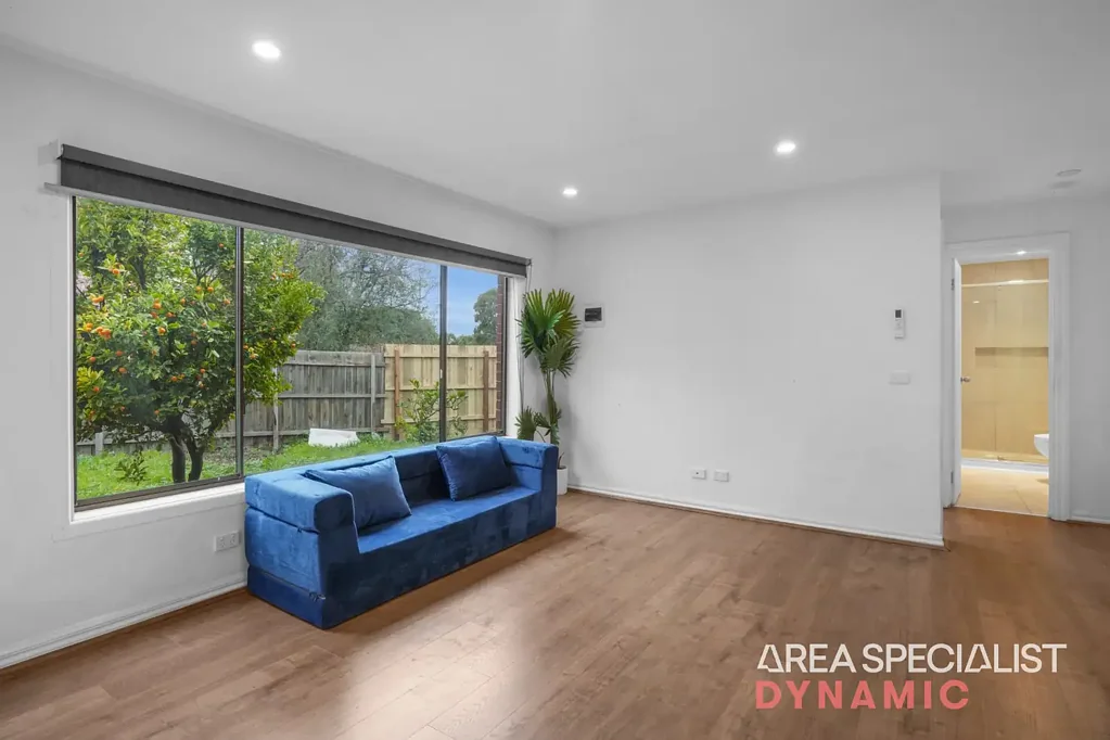 Cosy, furnished and ready to call home  with a surprisingly big backyard