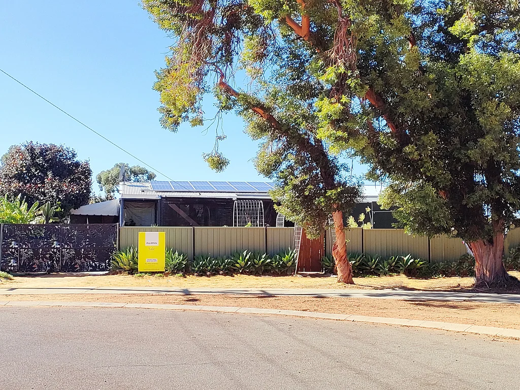 2 BONHAM Street, Leeman, WA 6514