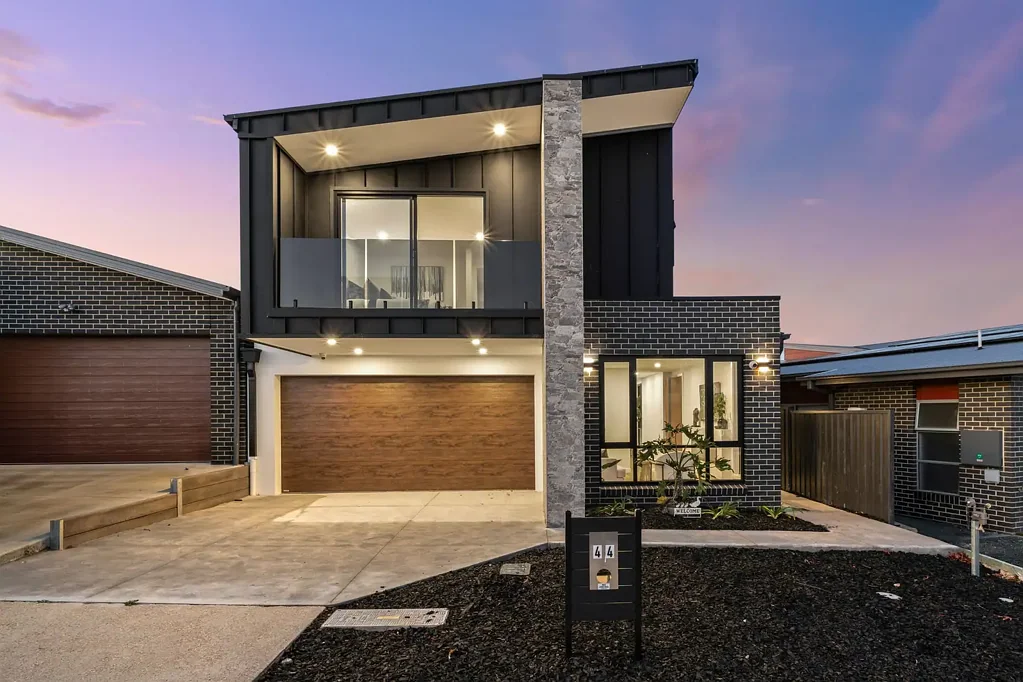 Taylor 4Moenga Sophisticated Style, Easy Family Living