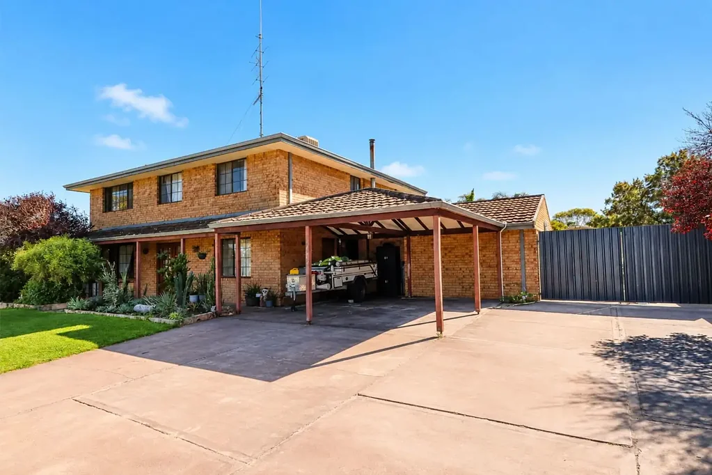 Wongan Hills 4房  Family Comfort in a Great Location