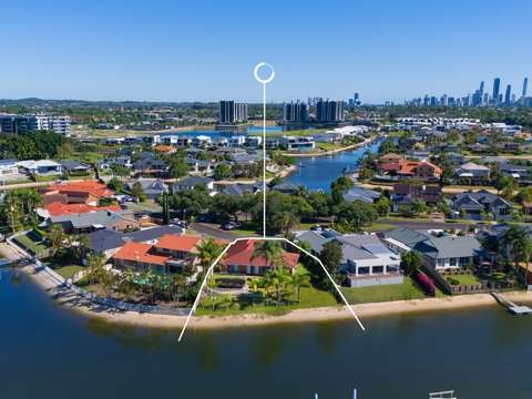 Mermaid Waters 4 Bedroom Generous 882m Block with Wide Water