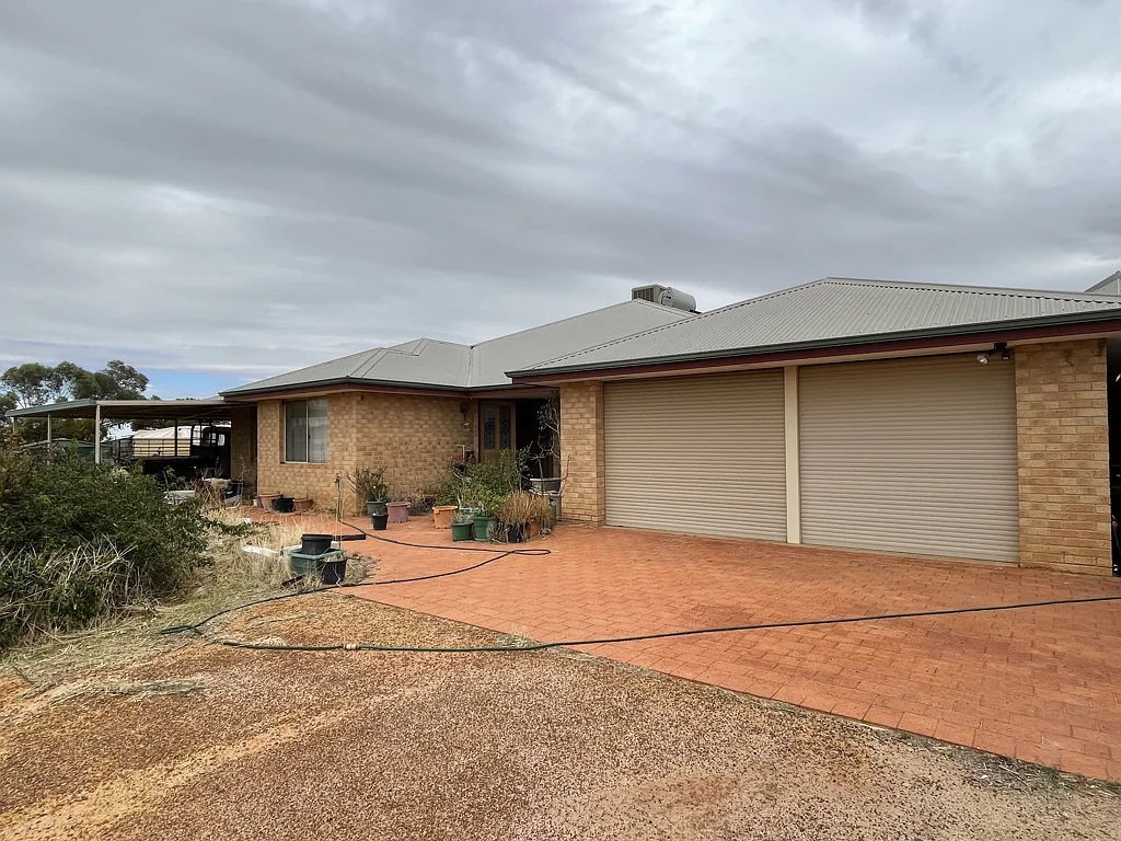 Burracoppin LIFESTYLE FARM - 8 MINUTES DRIVE FROM TOWN