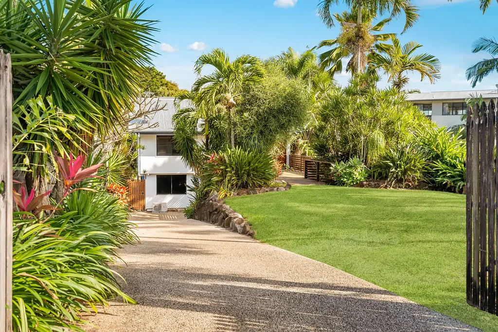 Eimeo 2 Bedroom Private Oasis in Prime Eimeo Location