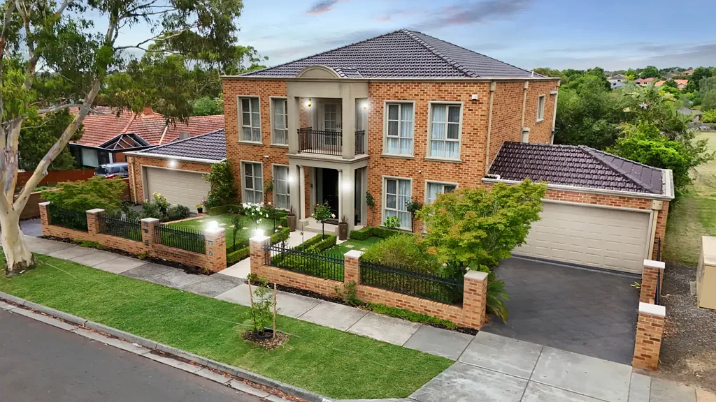 Rowville 5房 Rowville豪华居所 五卧四卫 双车库 石材厨 主卧SPA浴 便捷学区 Beautifully Built for the Growing Family