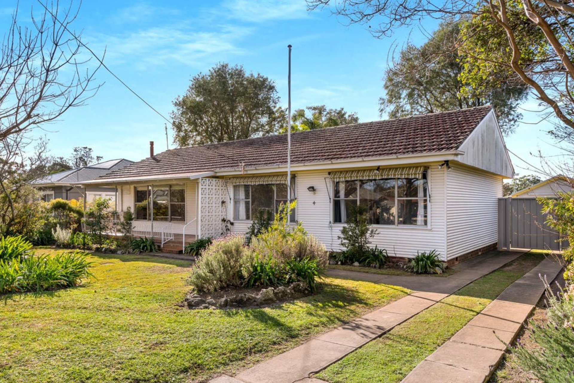 4 LEATHAM AV, NOWRA NSW 2541, 0 chambres, 0 salles de bain, House