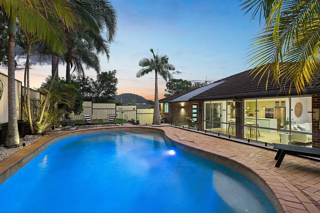 Woy Woy 4房  Designer finishes and resort style pool