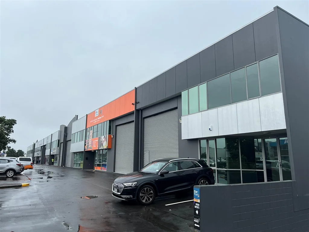 Otahuhu CBRE - High Profile Unit Available Now