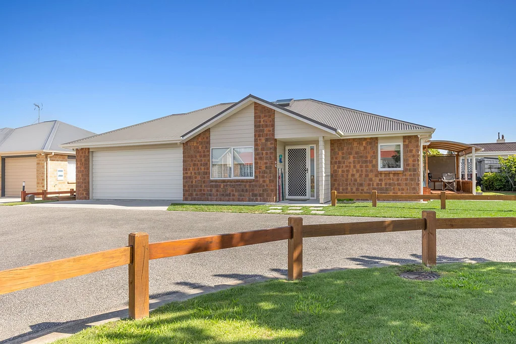 Matamata 3房  Make this modern and convenient townhouse your own