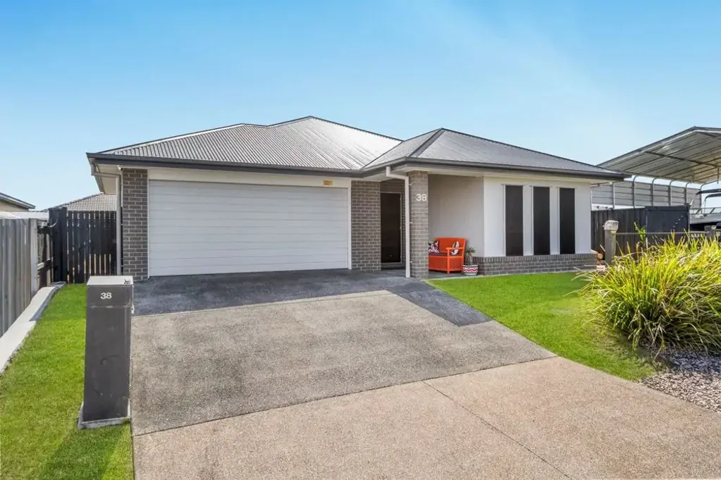 38 Finch Circuit, Flagstone, QLD 4280